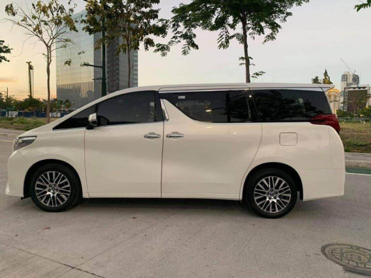 2016 Toyota Alphard