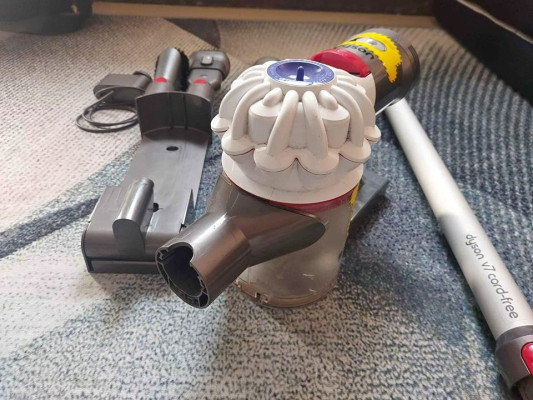 Dyson v7 animal cordless vacuum