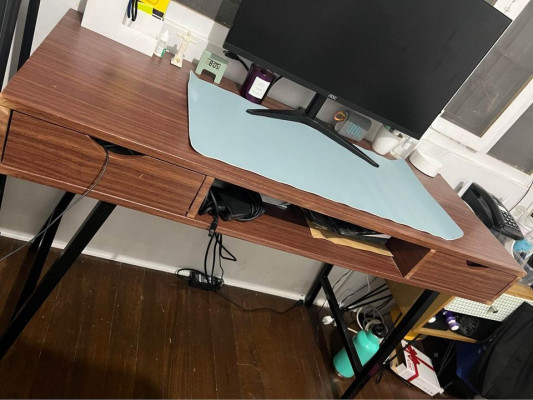 Computer table
