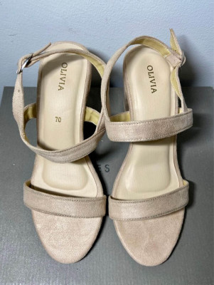 Olivia Manila Beige heels