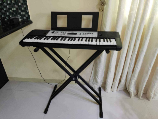 Yamaha YPT-260 61 Keys Piano Keyboard