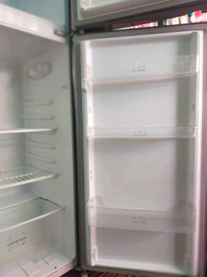 Refrigerator Everest brand