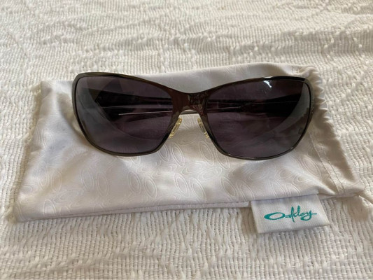 Preloved Oakley Behave Women Sunglasses