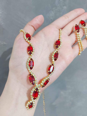 Ruby Rhinestone necklace w/ pair earrings