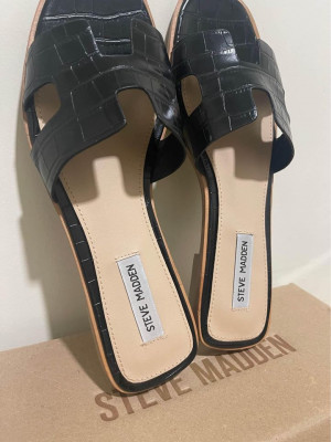 Authentic Steve Madden Hadyn Slides