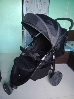 Joie Branded Stroller 3k only‼️ Full Recline Almost New