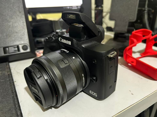 CANON M50 Mark 1