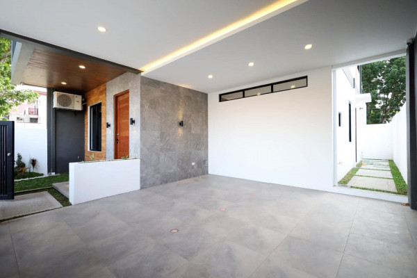 ASIAN INDUSTRIAL HOUSE FOR SALE