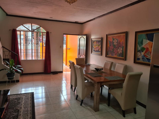 El Rio- townhouse 4 bed 2 cr 2 kitchen
