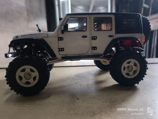 Axial scx24 crawler