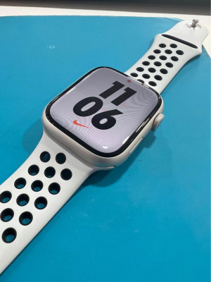 Apple Watch Series 7 45 mm x Nike Edition