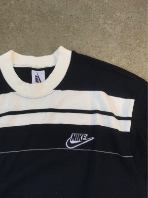 NIKE TEE