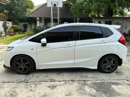 2015 Honda jazz