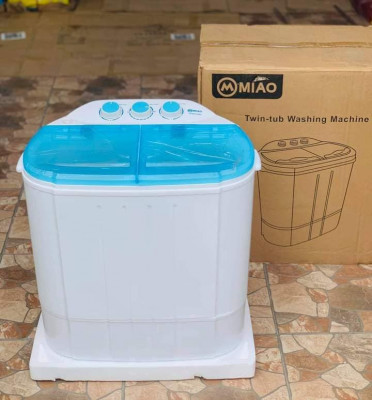 TWIN TUB WASHING MACHINE