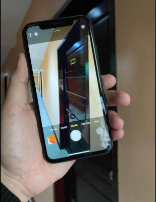 iphone 11 globe lock 128gig