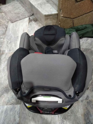 Aprica Fladea Grow Car Seat