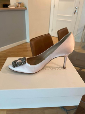 Manolo Blahnik Hangisi