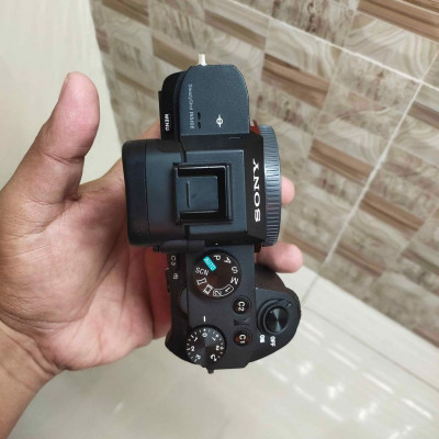 Sony A7ii Body (3k SC)(Super Mint)(2 Batteries)
