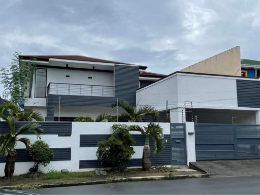 A Beautiful Spacious House and Lot for Sale