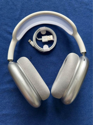AirPods Max (HK Variant) Silver Apple Negotiable