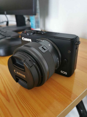 Canon EOS M10