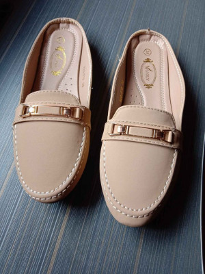 Flat sandals for sale