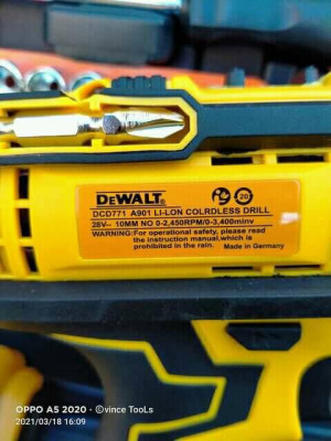 DEWALT CORDLESS DRILL 28V 2 BATERIES