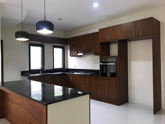 House and Lot - Quezon City