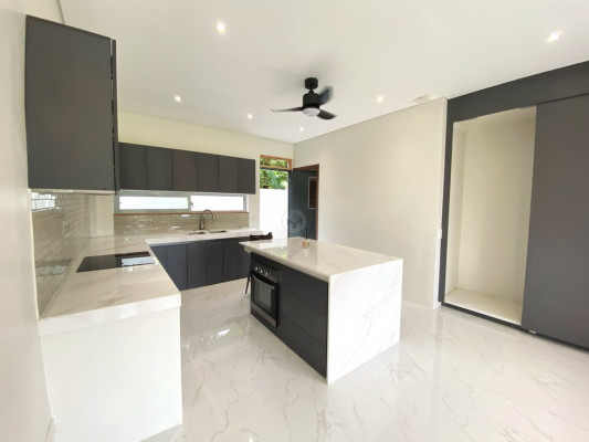 Bright & Airy House and Lot for Sale In Las Villas De Manila Subdivision