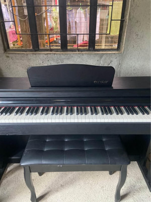 FOR SALE PIANO