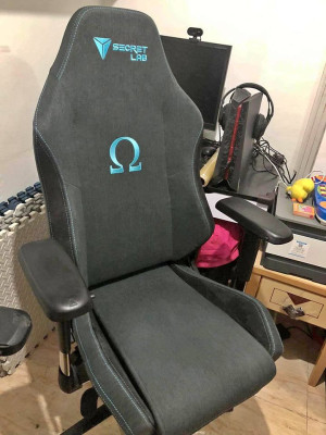 Original Secretlab Omega gaming chair