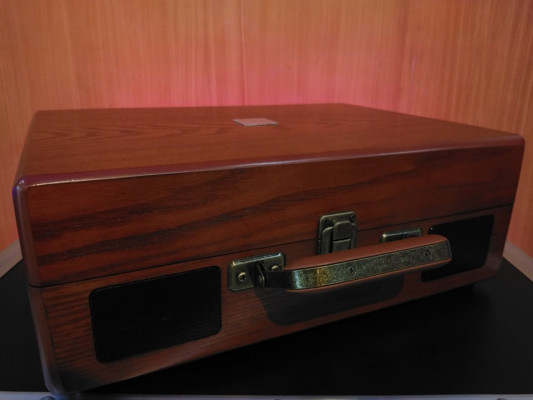 Circa Audio Systems YQ-SV09 suitcase vinyl record player