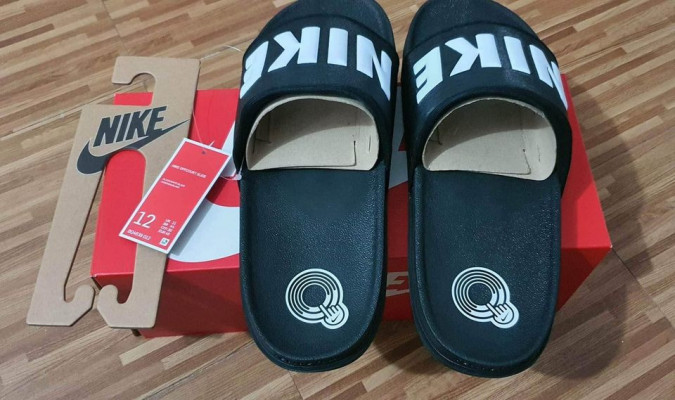 Nike Offcourt slides size 12
