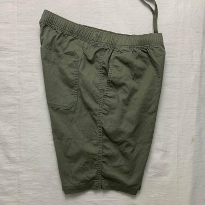 UNIQLO Army green garter short