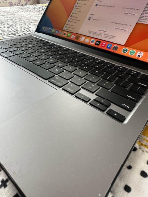 MacBook Air M2