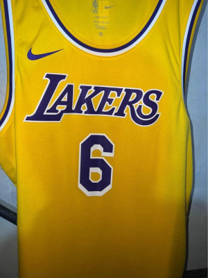 LAKERS “LEBRON JAMES” jersey