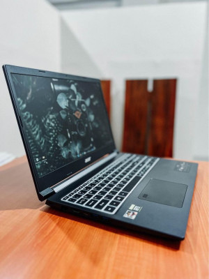 ACER ASPIRE 7 R5C5 GAMING LAPTOP