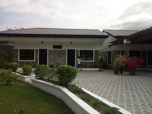 BIG HOUSE & LOT WITH POOL for sale-BAY LAGUNA
