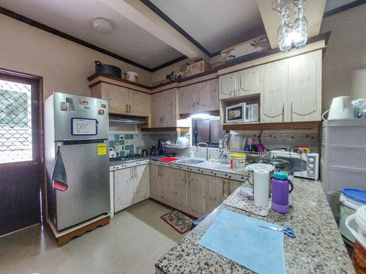 4 BR 3 Storey Corner House and Lot for Sale in Metrogate Estates