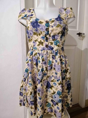 New, unused US dress.