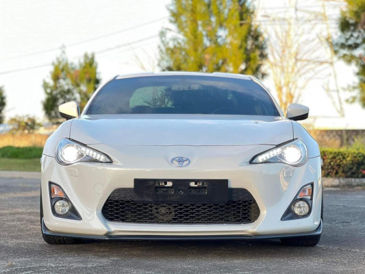 Toyota 86 manual 2013 model