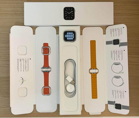 FOR SALE APPLE WATCH SERIES 6 40MM