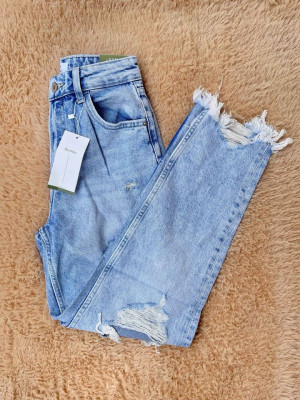 BERSHKA TATTERED MOM JEANS 24-36 WASHED DENIM