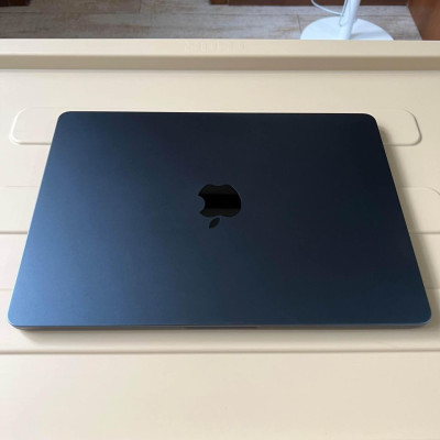 2022 MacBook Air M2 Midnight (256GB)