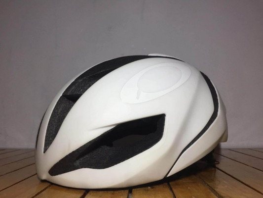 OAKLEY (BIKE HELMET)