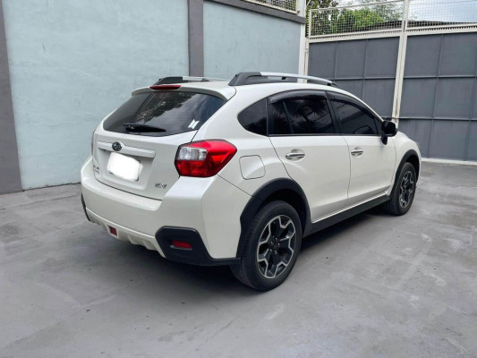 2014 Subaru XV 2.0i CVT Automatic Gas - Pearl White