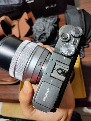 FUJIFILM X-A7