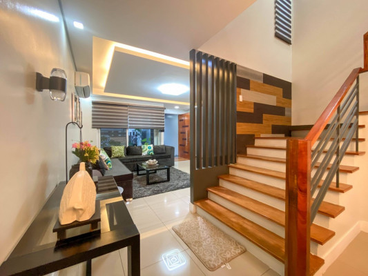 ⁣Soothing Stylish Townhouse For Sale in Quezon City⠀