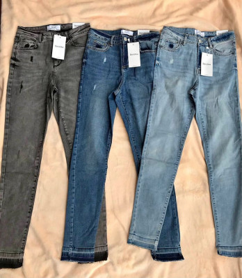 Bershka semi tatter jeans stretchable