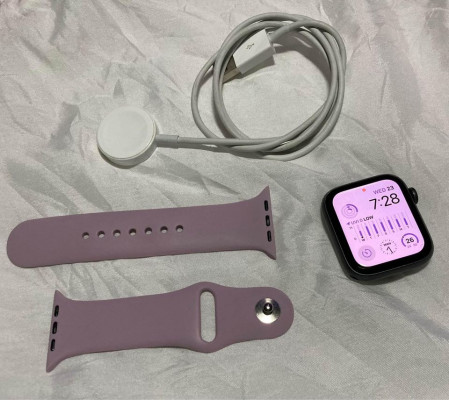 RUSH SALE: APPLE WATCH SE